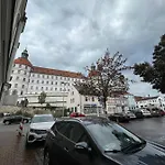 公寓 Zum Vermieten Direkt An Der Donau Und Am Schloss