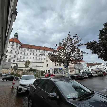 Apartment Zum Vermieten Direkt An Der Donau Und Am Schloss